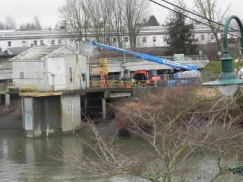 Whatcom PUD pumphouse cleaning 2015-02-04 credit - Mari-Lon Waid