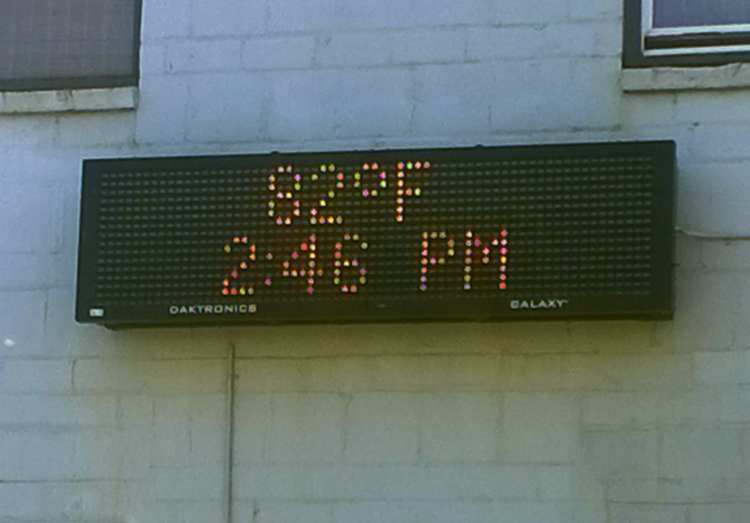 high temp on oxford building sign 2015-05-28