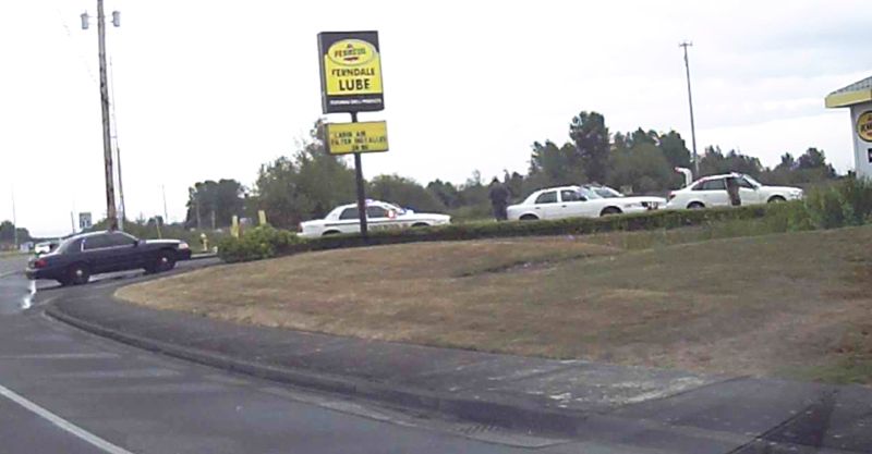 Slow to stop for LE at Ferndale Lube 2015-08-05