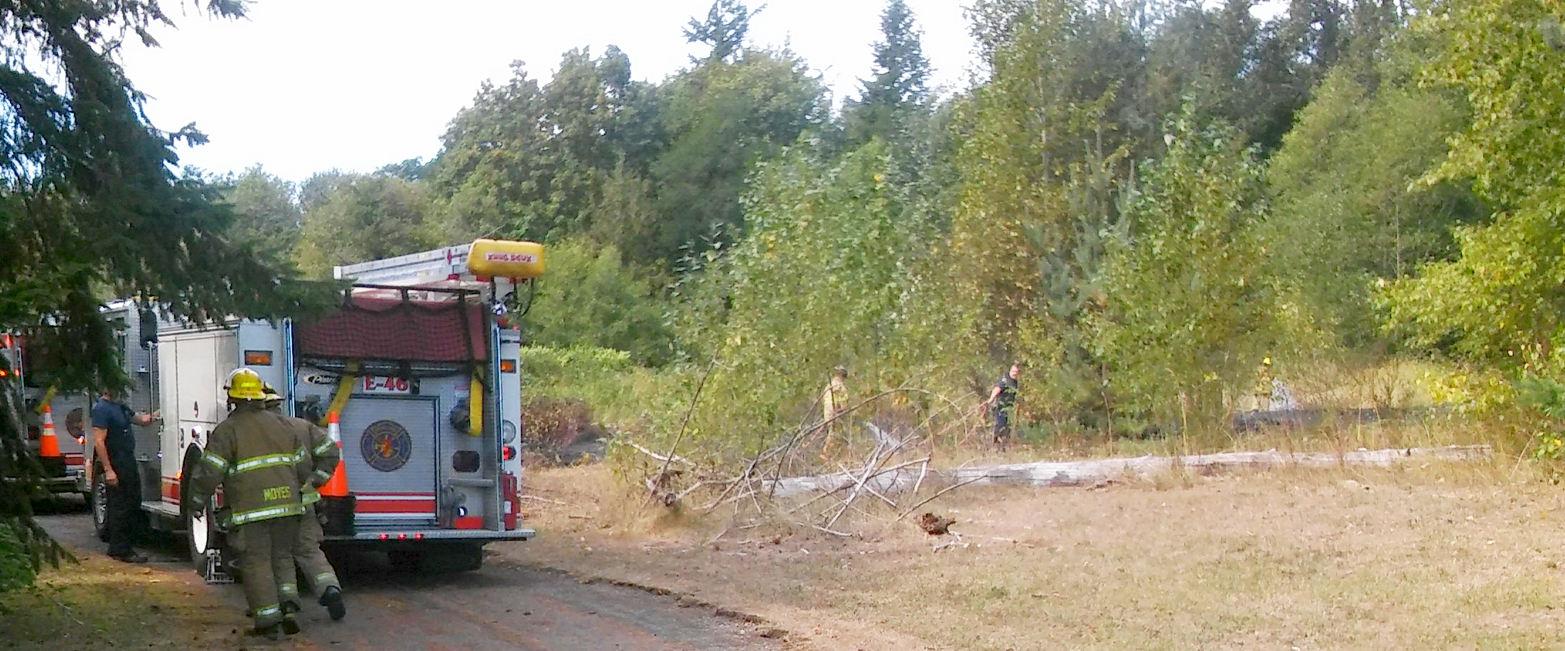 lawn mower causes grass fire 2015-08-25