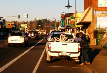 Putting up the Ferndale Holiday Lights 2015-11-28 1