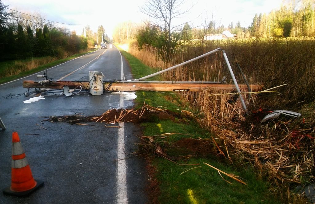 car vs pole downed pole harksell rd at dahlberg rd 2016-03-25 0800