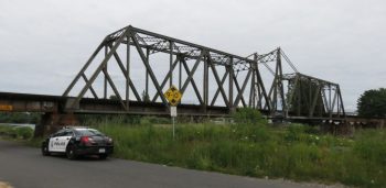police out with juveniles found trespassing on the bnsf bridge 2016-05-24 1700