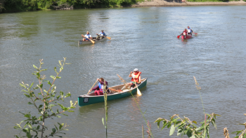 ski-to-sea canoeists on the river 2016-05-29