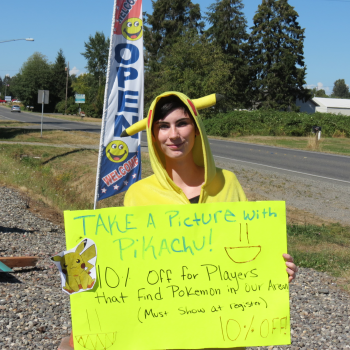 ariel happ created her job outside the quick-e mart 2016-07-27 2