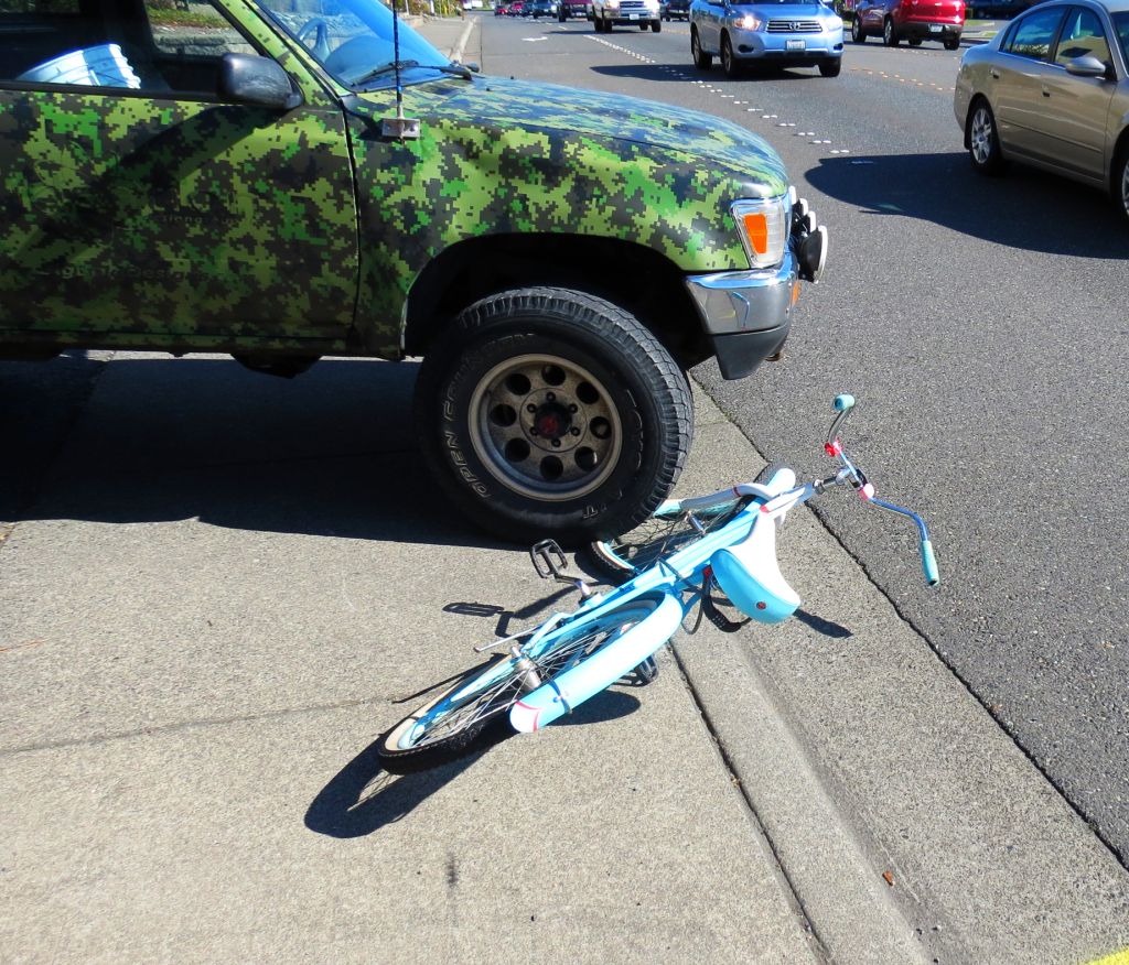 bike-vs-car-1920-main-st-2106-09-28-1024x