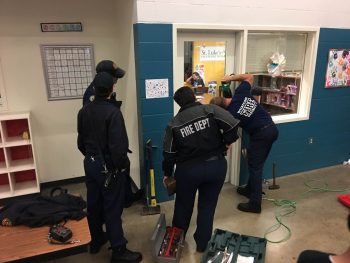 wcfd7-crew-work-to-free-3-girls-stuck-behind-a-malfunctioning-door-latch-at-the-b-and-g-club-2016-09-26
