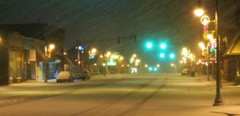 snowing downtown early morning 2016-12-12 0130