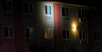 spotlight on suspects room at ferndale super 8 hotel during swat standoff 2017-01-17 1930