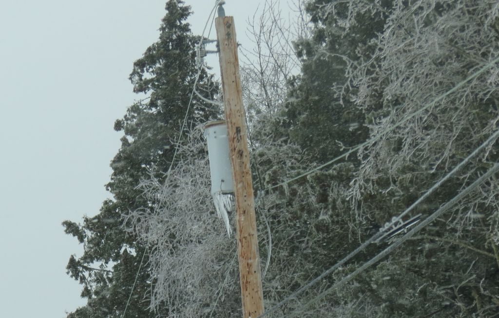 icicles on transformer on thornton rd by olson rd 2017-02-04