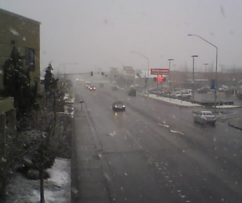 snow flurries on main st - still pic 2017-02-27