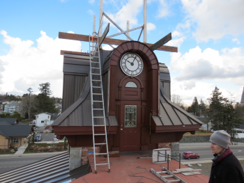 maragaret rojzsa next to clock tower being prepared to receive its spire 2017-02-22