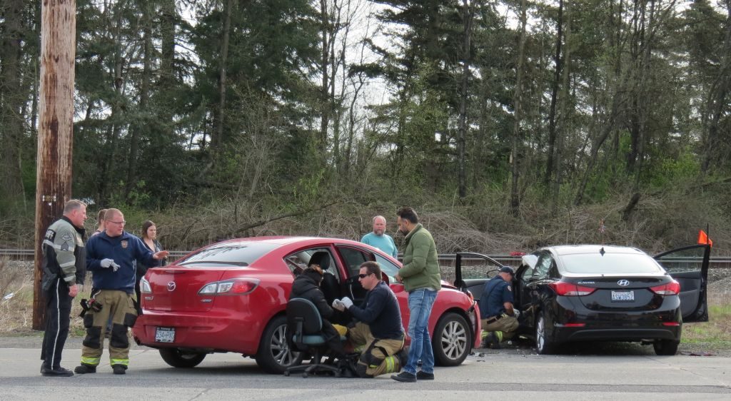 Whatcom North Fire and Rescue crews assess and treat crash victims 2017-04-11
