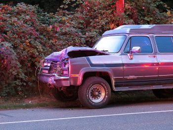 Damaged vehicle at scene of crash at NW Ave and W Laurel Rd 2017-09-20 1900