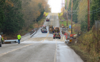 crews prepare Slater Road for reopening 2017-11-10