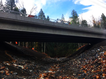 new Slater bridge over the Jordan Creek stream channel photo wcpw 2017-10-25