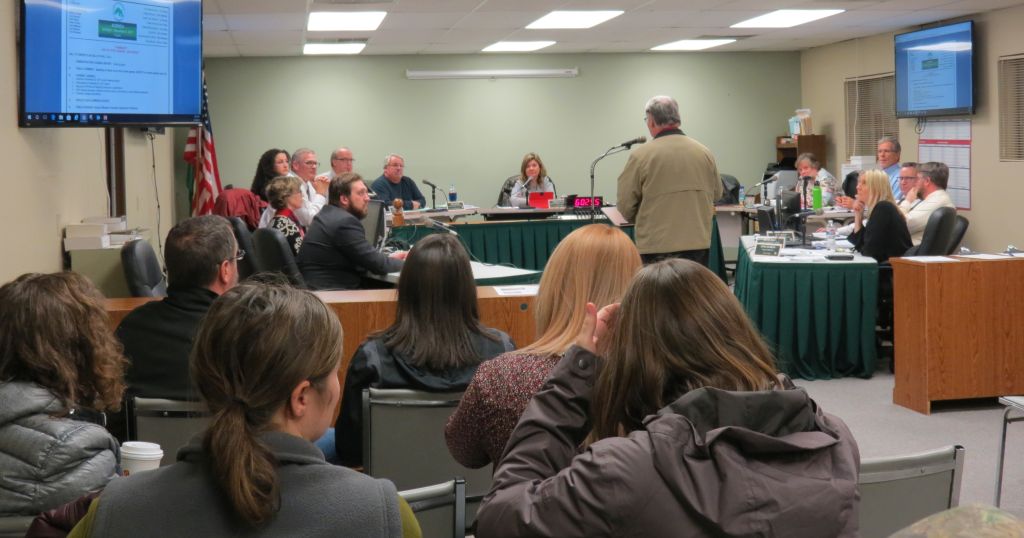 Business owner Steve Martinson speaks to City Council during opening comment period 2017-12-4