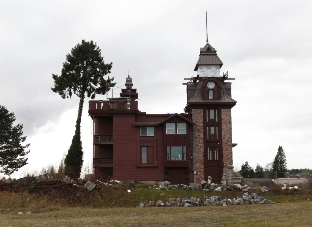 2147 main st clock tower house 2018-01-09