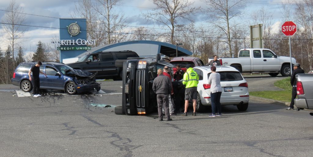scene of rollover crash in 1700 block of Main Street 2018-03-30