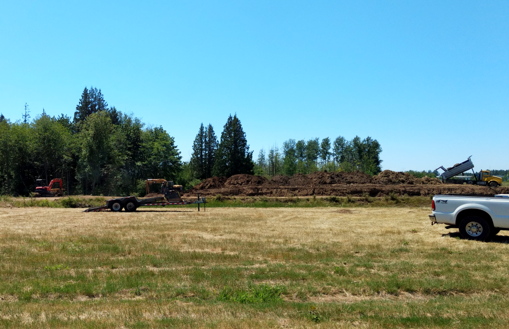 earthmoving at Pacific Fern Industrial Business Park 2018-06-18