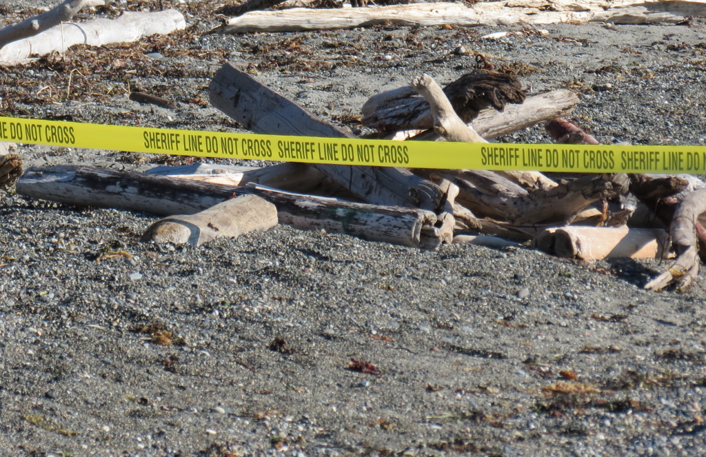 crime scene tape marks where a doa was found on a neptune beach 2018-07-22