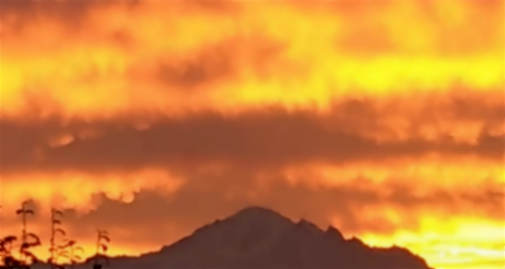 picturesque sunrise behind mt baker 2018-10-18