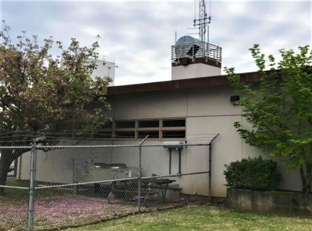 What-Comm 911 facility pic