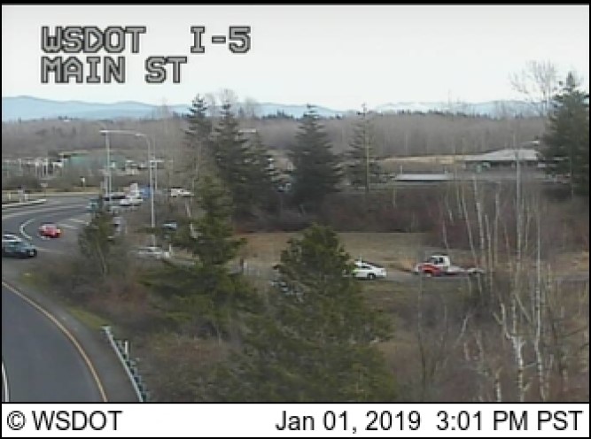 responders on scene of rollover crash at nb i5 off-ramp at mp262 2019-01-01 1500