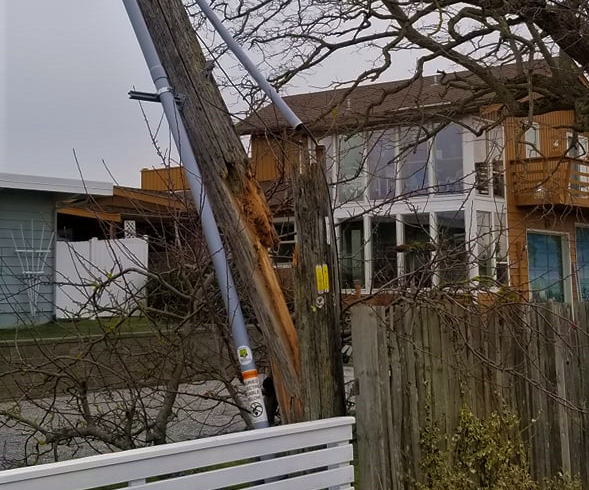 broken telephone pole on sucia dr from winds 2019-02-09 photo sandy pt watch (2)