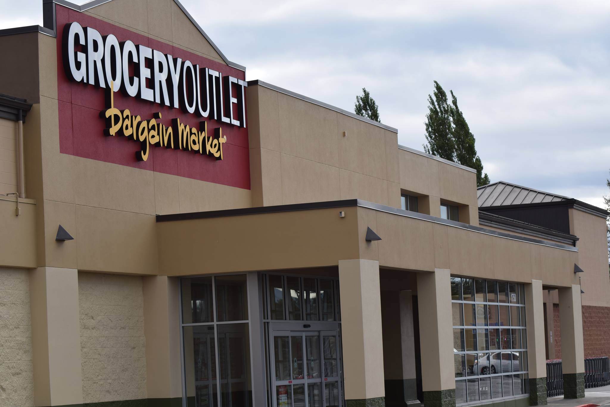 Ferndale Grocery Outlet exterior (July, 22, 2019). Photo courtesy of Ferndale Grocery Outlet