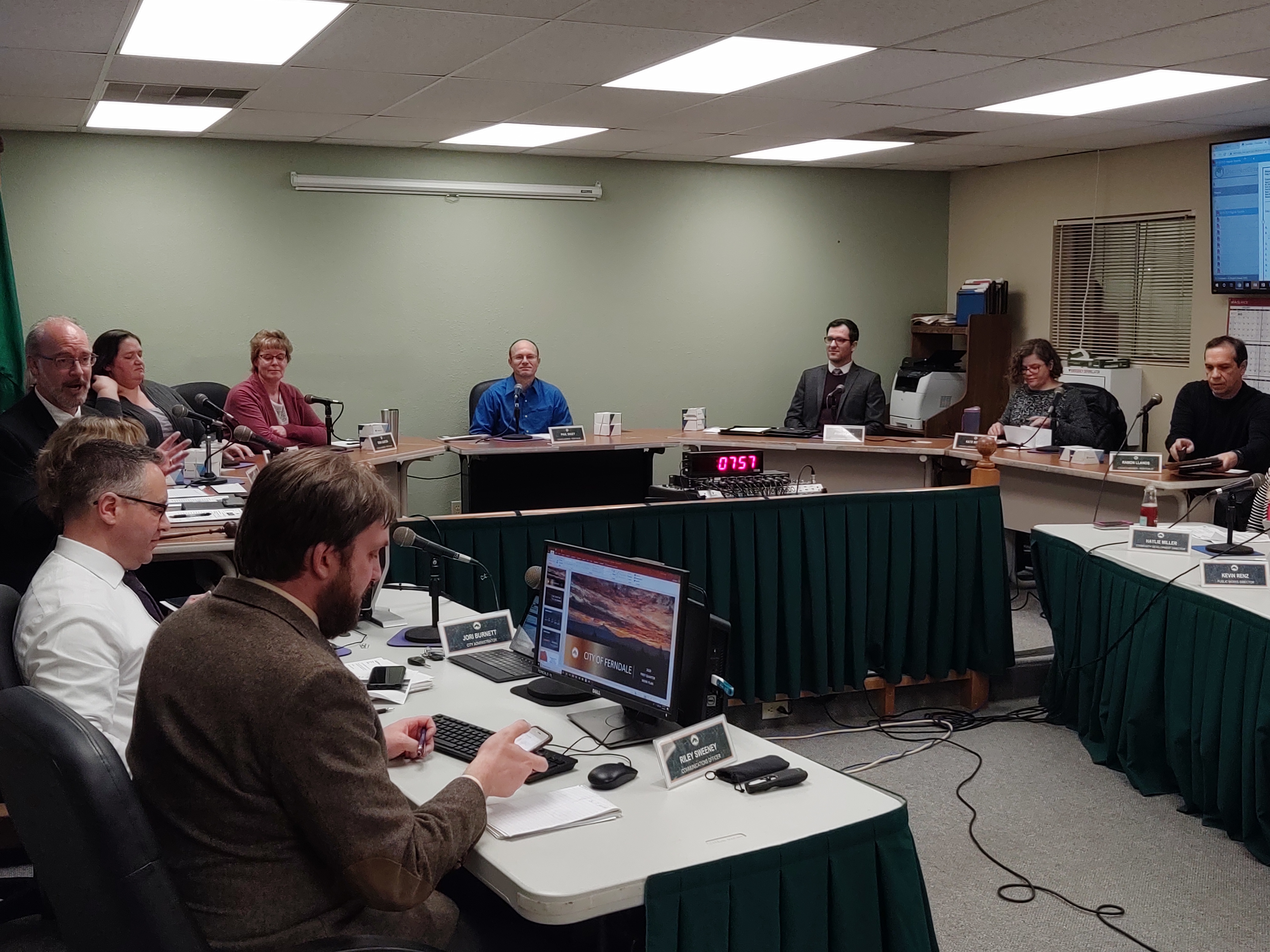 6 new Ferndale City Council members along with newly elected Mayor Greg Hansen share the dais for the first time (January 6, 2020) (l-r City staff Riley Sweeney and Jori Burnett, Mayor Greg Hansen and councilmembers Ali Hawkinson, Erin Gunter, Paul Shuey, Ryan O'Larey, Kate Bishop, Ramon Llanos). Photo: My Ferndale News