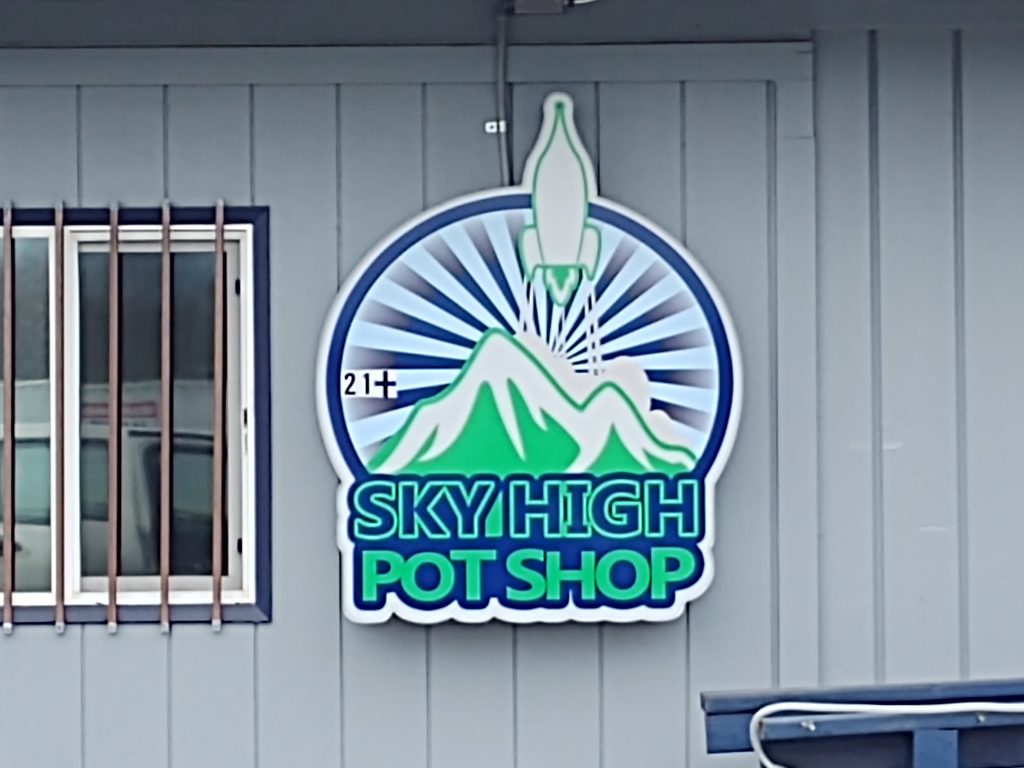 Sign outside of the Ski High Pot Shop (January 20, 2020). Photo: My Ferndale News