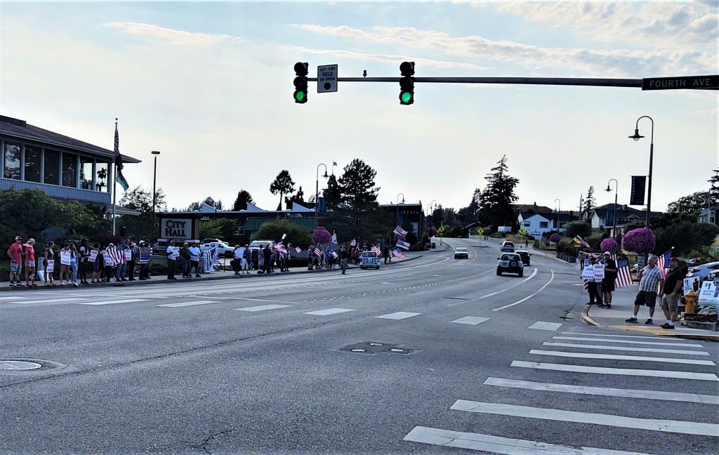 Support Ferndale Police rally at 4th Avenue and Main Street (July 31, 2020). Photo: My Ferndale News