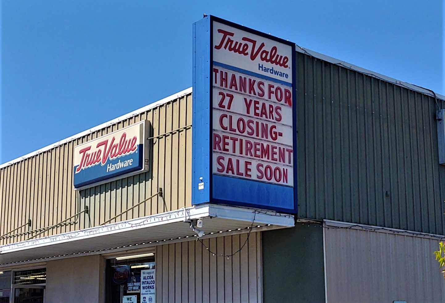 Ferndale True Value Hardware store closing announcement sign (July 13, 2020). Photo: My Ferndale News
