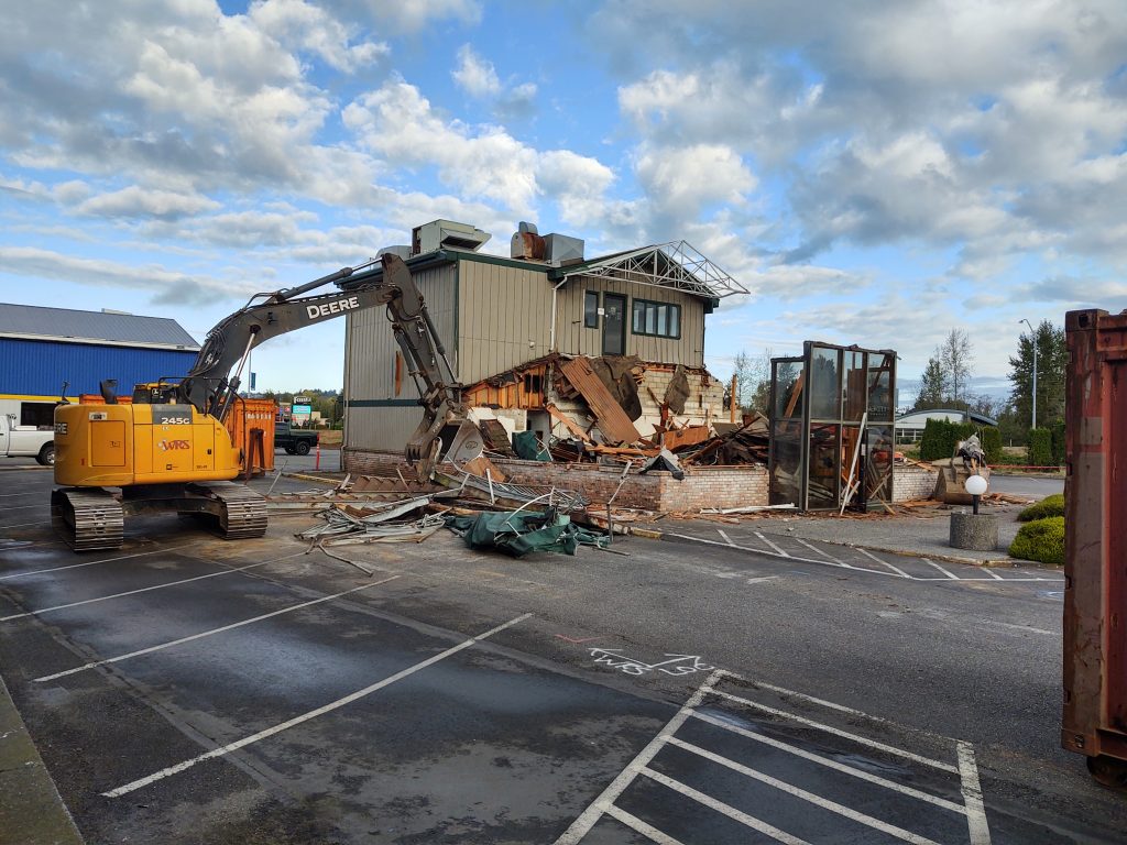 Demolition of the former Bob's Burgers & Brew building (September 22, 2020). Photo: My Ferndale News