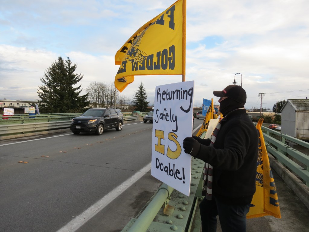 Supporters of returning to in-person classes lined Main Street in a protest (November 13, 2020). Photo: My Ferndale News