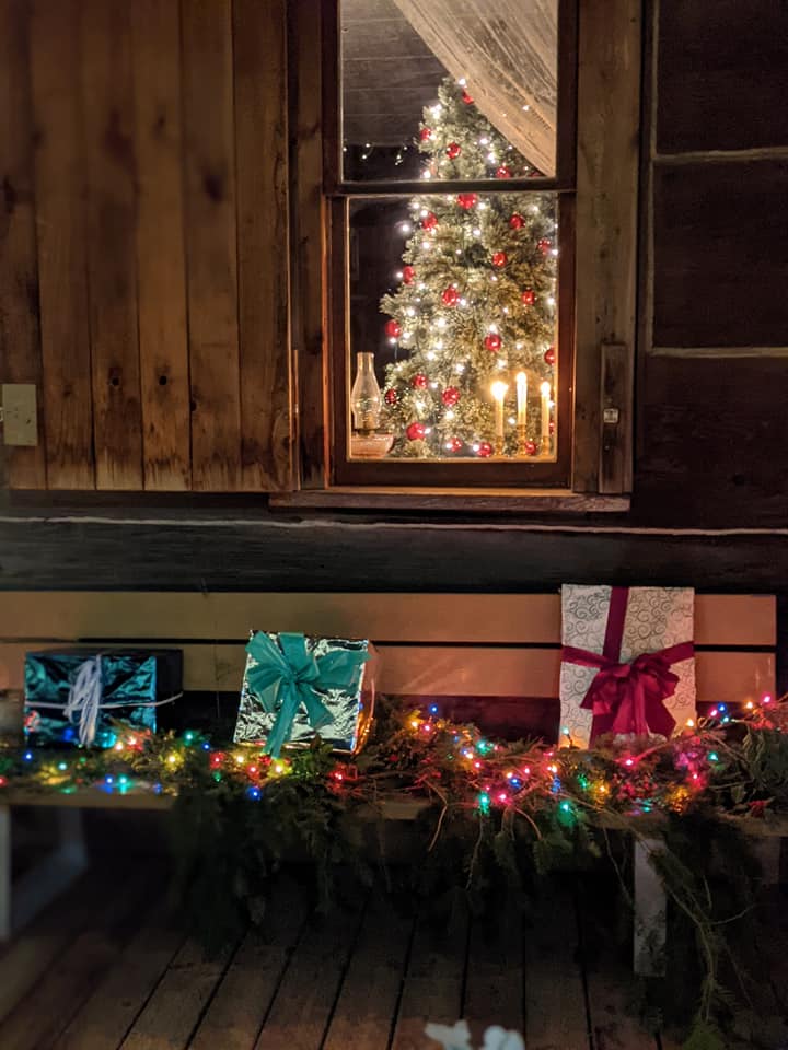 Jenni House cabin decorated during the Lighted Christmas Stroll event (December 2, 2020). Photo courtesy of Ferndale Heritage Society