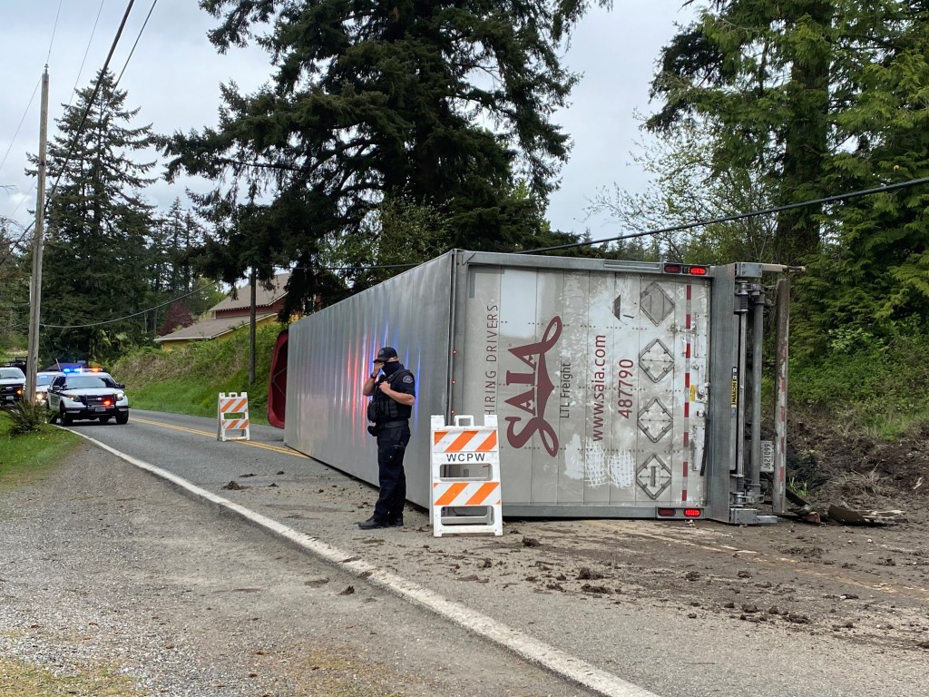 Scene of rollover crash on Northshore Road (May 3, 2021). Photo: Taimi Dunn Gorman