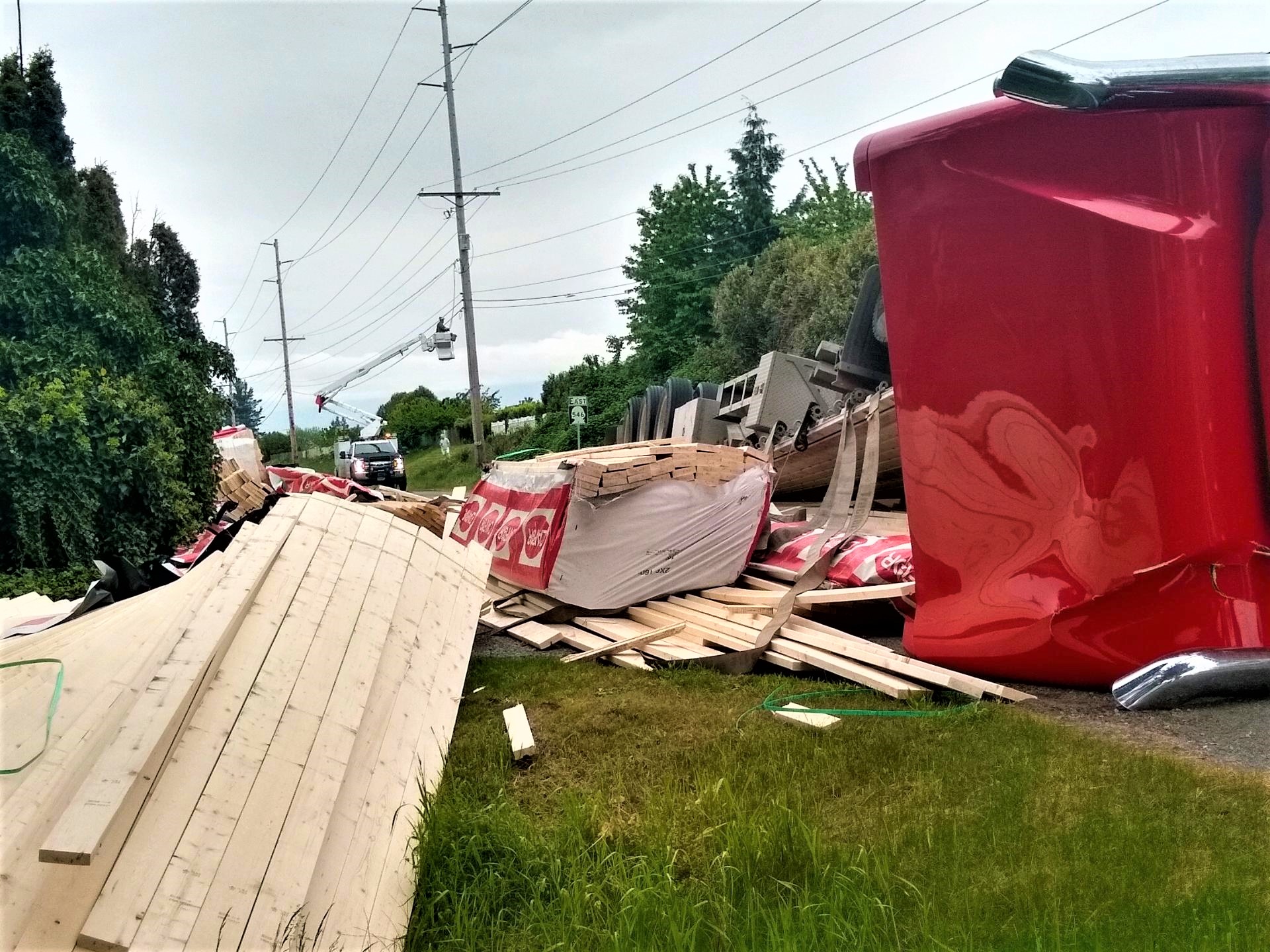 Scene of semi-truck rollover on Badger Road (May 12, 2021) Photo: Dave Brumbaugh