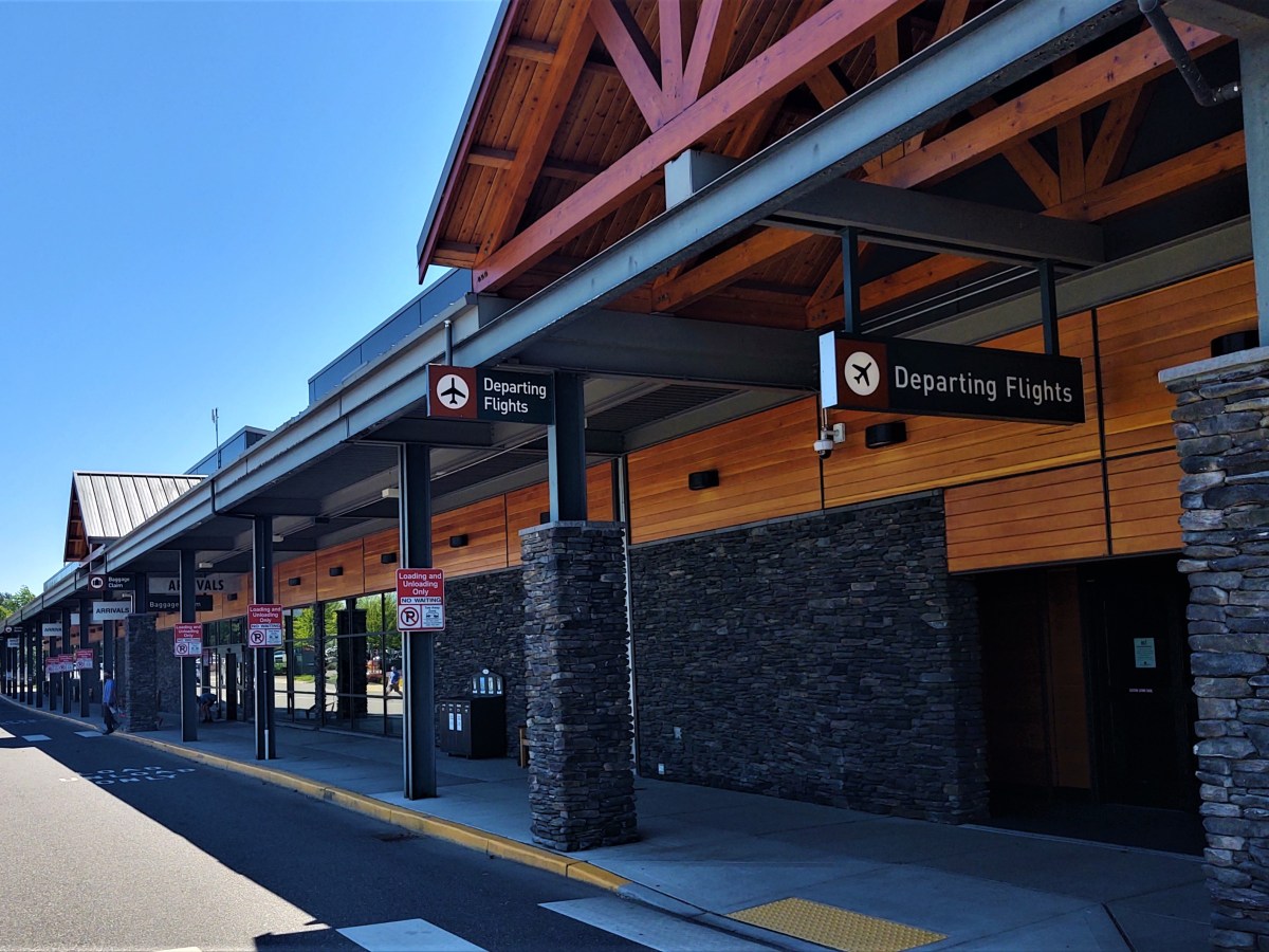 Allegiant Air to close Bellingham Airport crew base in November 2026