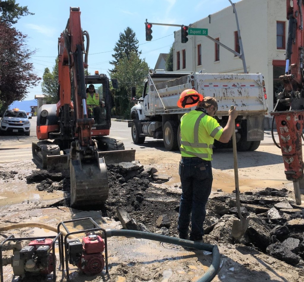 City of Bellingham workers deal with broken water main at the intersection of Dupont and F Streets (July 9, 2021). Photo courtesy of City of Bellingham