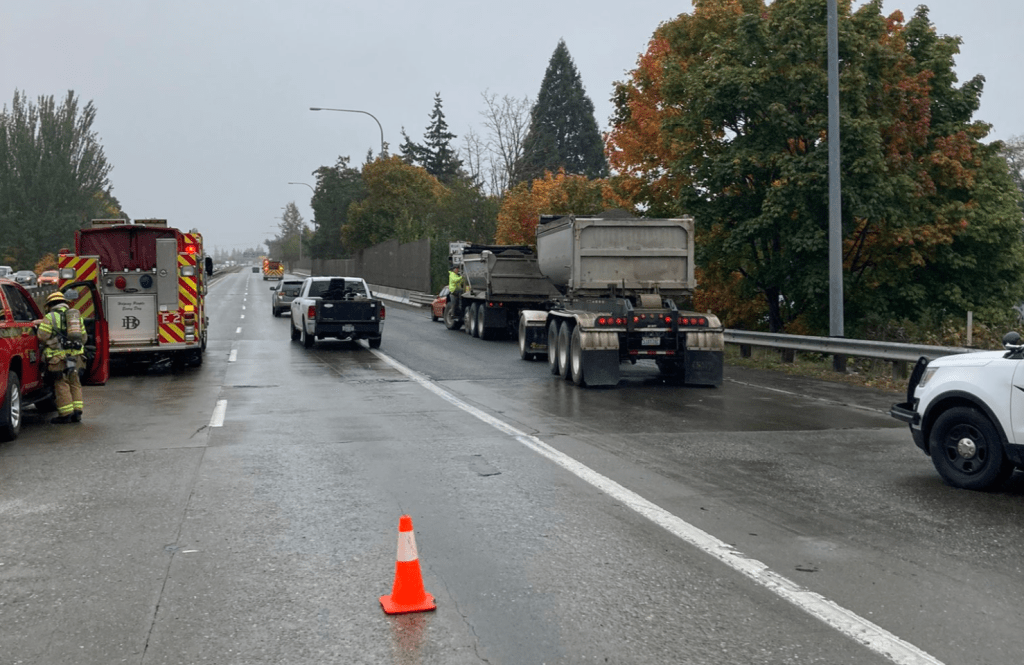 Scene of a crash on I-5 southbound (October 14, 2021). Photo courtesy WSP