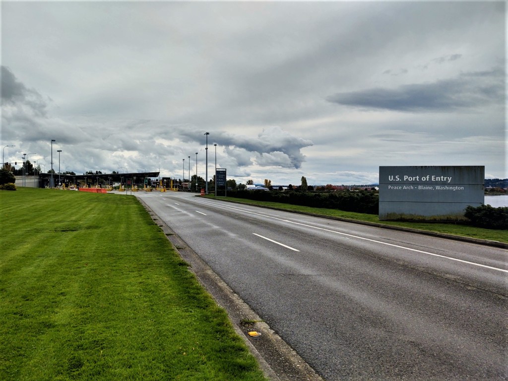 Peace Arch US Port of Entry - US-Canada Border (October 13, 2021). Photo: Whatcom News