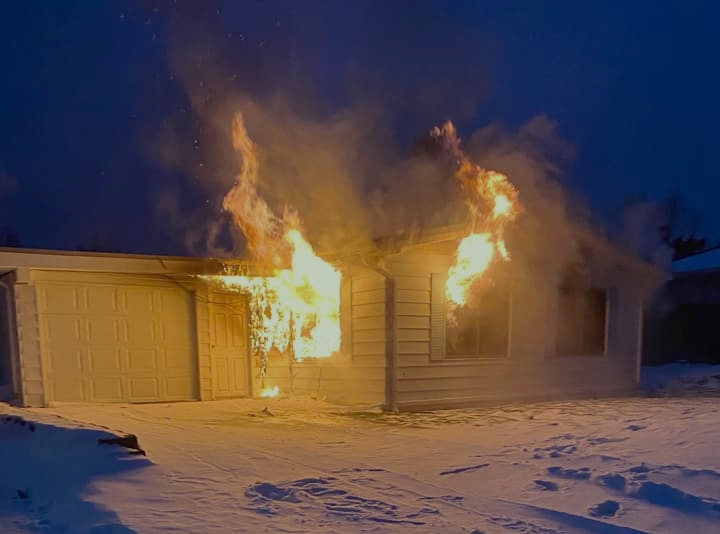 Scene of a residential fire in the 3200 block of Bennett Drive in Bellingham (December 29, 2021). Photo: Heidi Ehlers