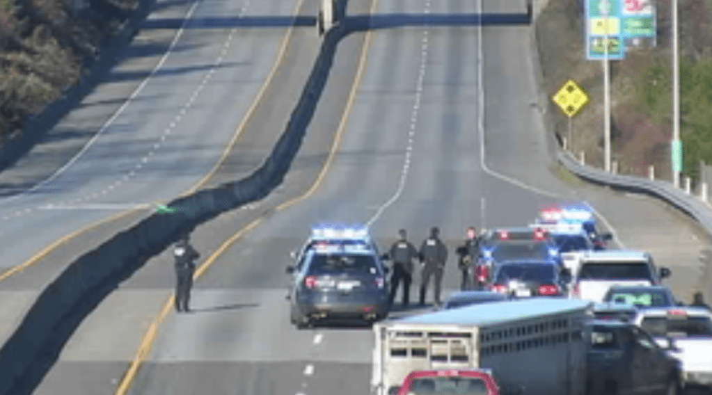 Law enforcement on scene during shut down of I-5 lanes (December 20, 2021). Photo: WSDOT