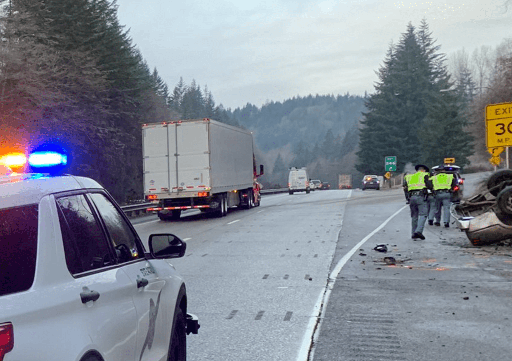Washington State Patrol collision technicians investigate a fatality incident on northbound I-5 at the N Lake Samish interchange (December 21, 2021). Photo courtesy of WSP