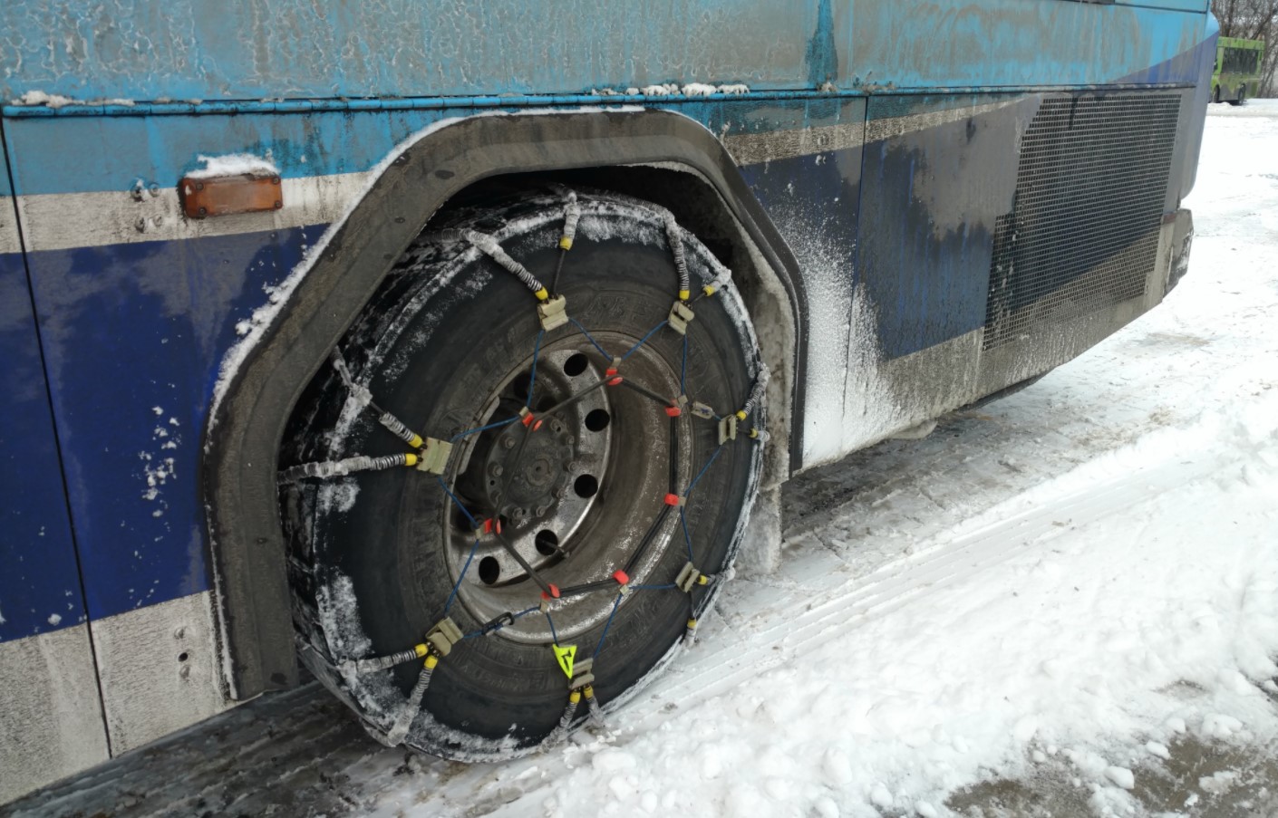 Whatcom Transportation Authority bus with chains on (December 27, 2021). Photo courtesy of WTA