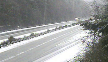 WSDOT traffic image of I-5 at N Lake Samish interchange about 10am (February 1, 2022).