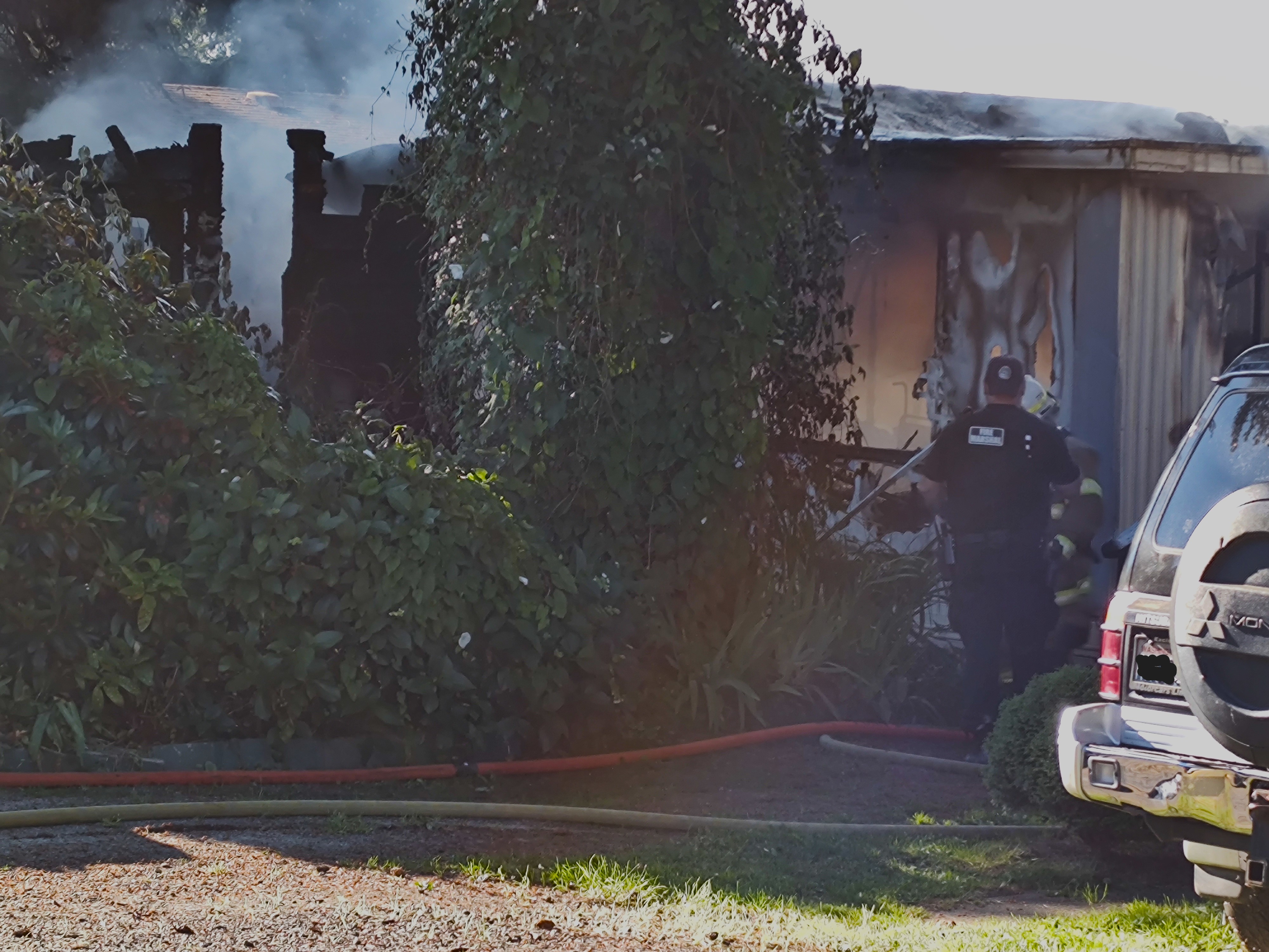 Scene of a mobile home fire on Northwest Drive (July 11, 2022). Photo: Whatcom News