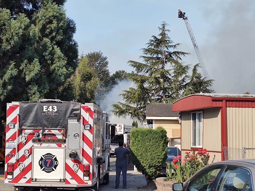 Scene of a fire in a Bellingham mobile home community (August 23, 2022). Photo: Whatcom News